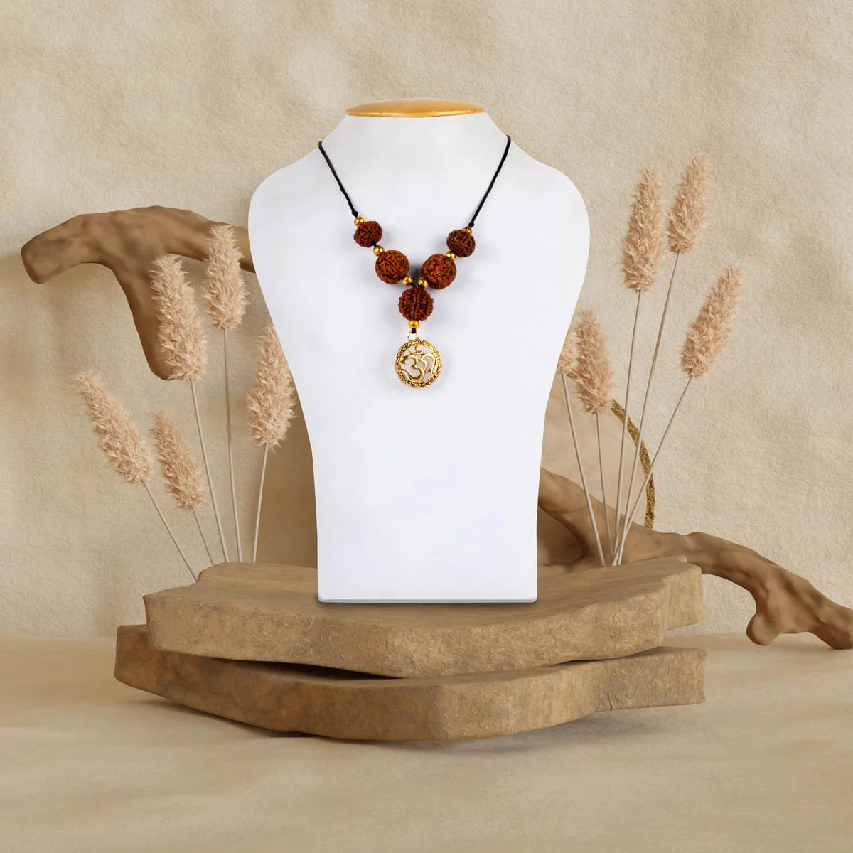 Amuleto Kavacham de Rudraksha para Sucesso
