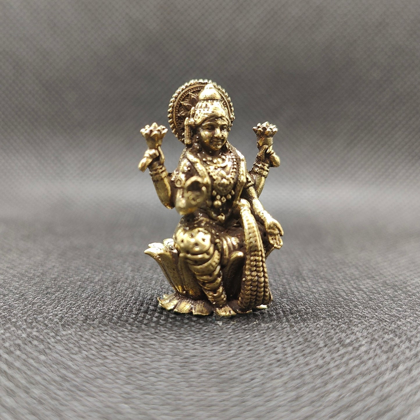 Estátua Dhana Lakshmi em Bronze - tamanho nano