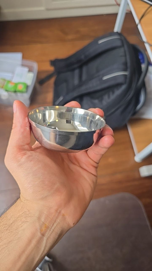 Pote inox tamanho médio borda lisa