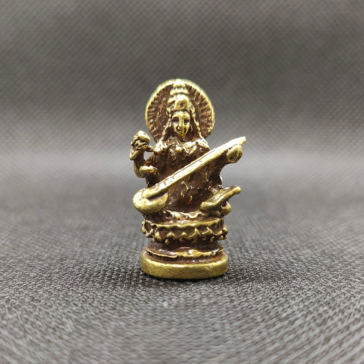 Estátua Sarasvati em Bronze - tamanho nano