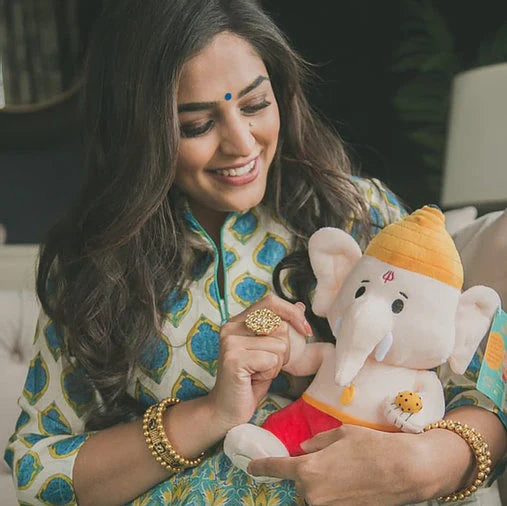 Ganesha Modaka de Pelúcia com Mantras