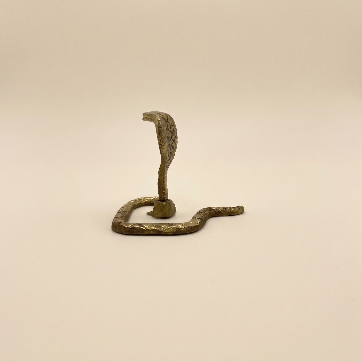 Sarpa naga bronza pequena - 5 x 5 x 6 cm