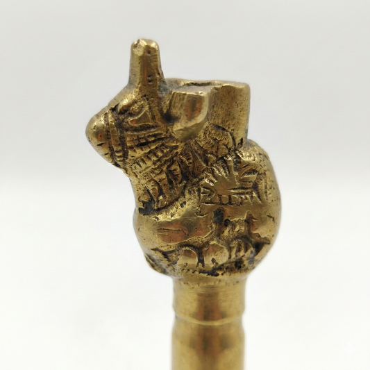 Sino bronze com touro (Nandi) pequeno
